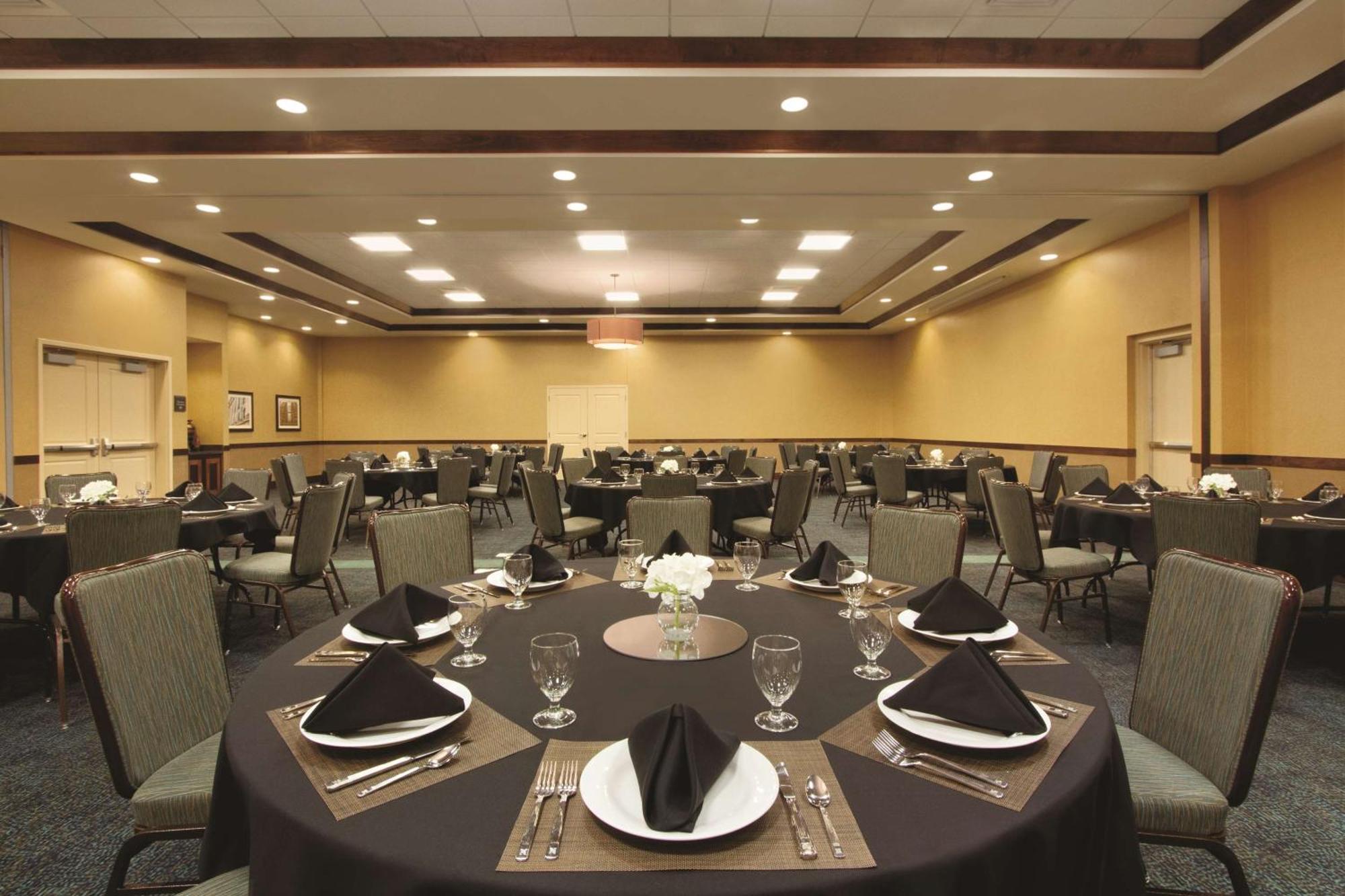 Hilton Garden Inn Oklahoma City/Bricktown Экстерьер фото